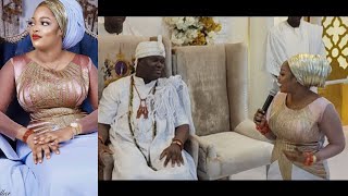 Queen Naomi Ogunwusi Appreciates Her Husband, Ooni of Ife On Her Knees During Her Birthday Party