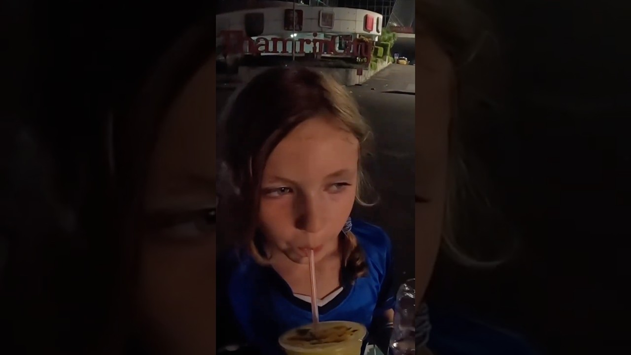 Creamy Avocado Juice in Jakarta! 🇮🇩🥑 Sweet, Smooth, and Refreshing!