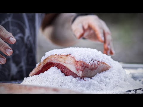 Vídeo: Cozinhar Carne Marmorizada Com Sal Preto E Ervas Da Crimeia