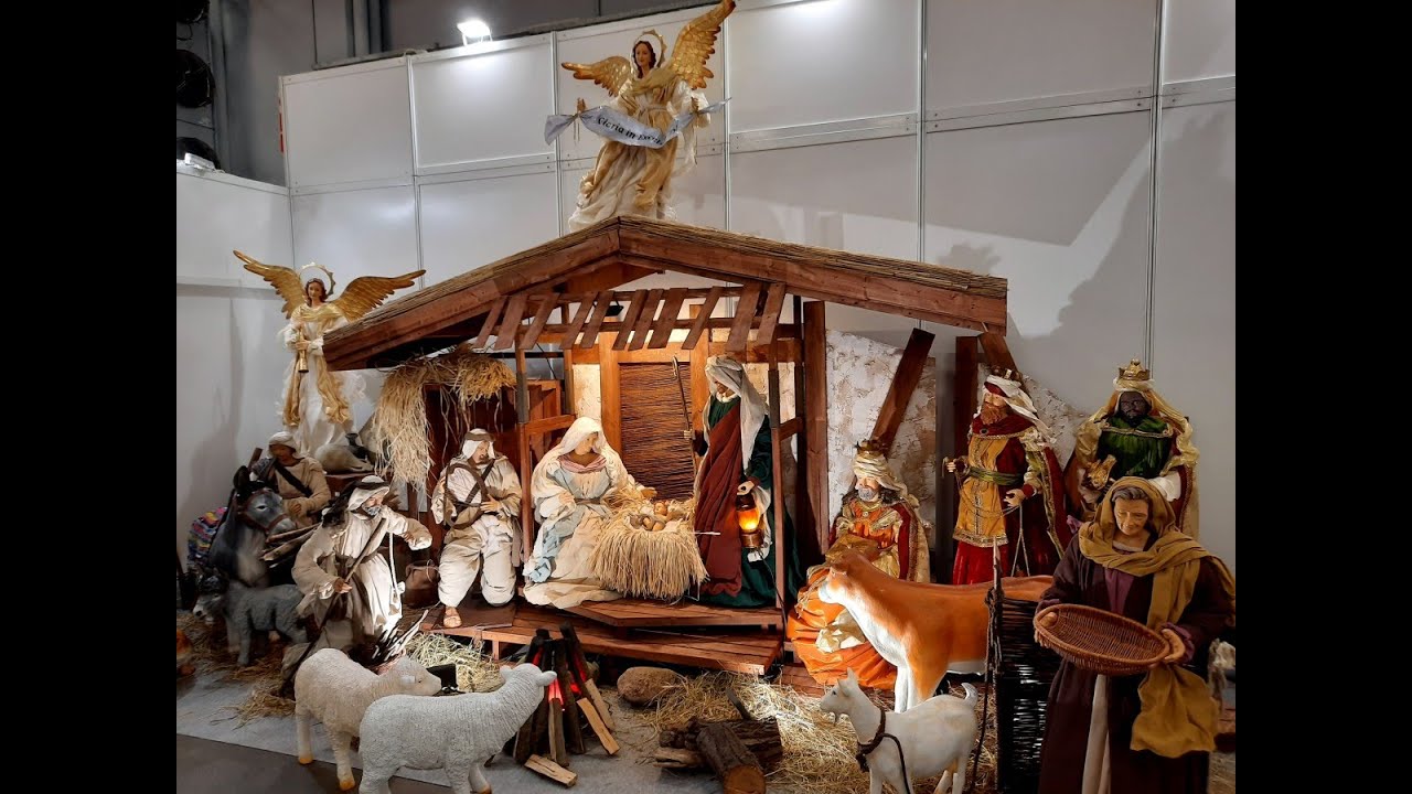 Piękna szopka bożonarodzeniowa. Szopka betlejemska  od szopka.com.pl. Figury w ubraniach do szopki.