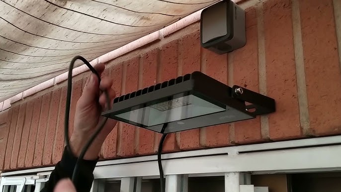 Cómo Instalar Luz Exterior para TERRAZA Y BALCÓN 💡 Con y Sin Electricidad, Tiny Apartament