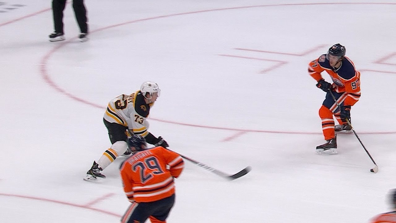 Oilers star Connor McDavid undresses several Leafs for unworldly goal