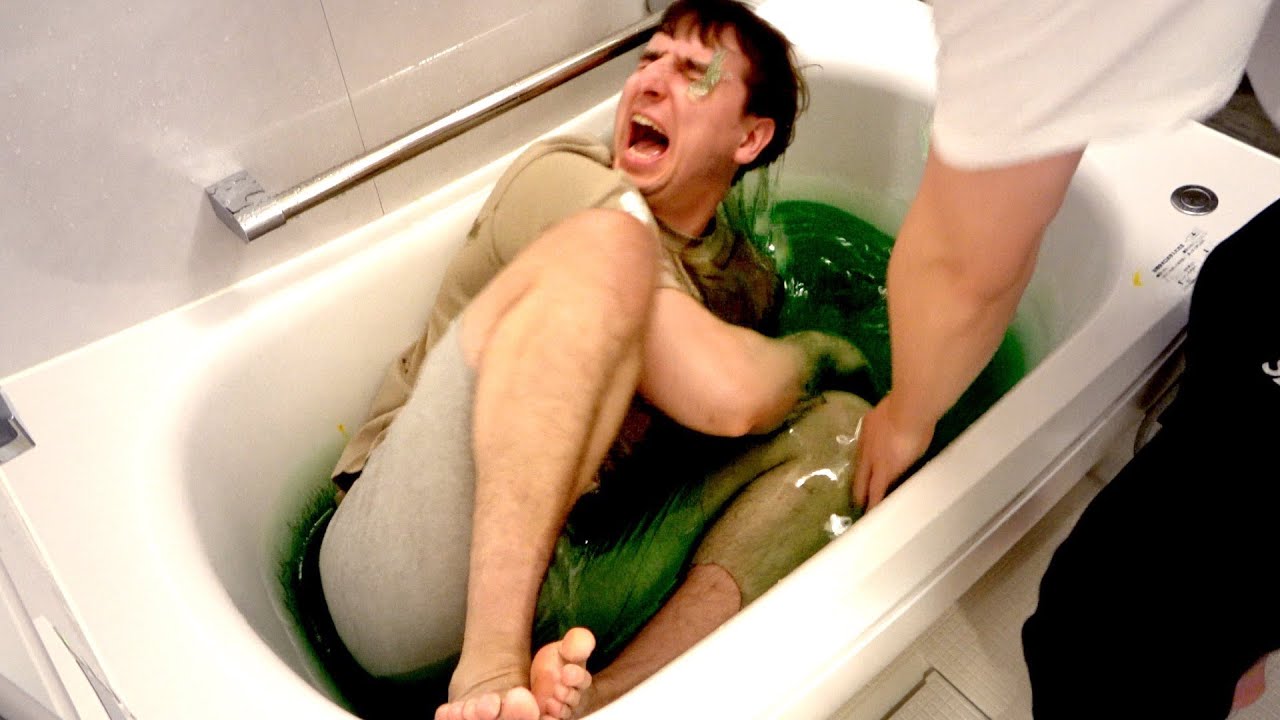 スライム風呂に兄貴を突き落としてみたｗｗｗｗ