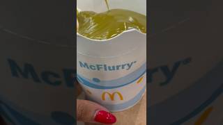 Nuovo MCFLURRY al PISTACCHIO McDonald’s #cibo #shorts