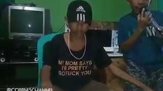 Viral dua anak NTT asik main keyboard sambil nyanyi