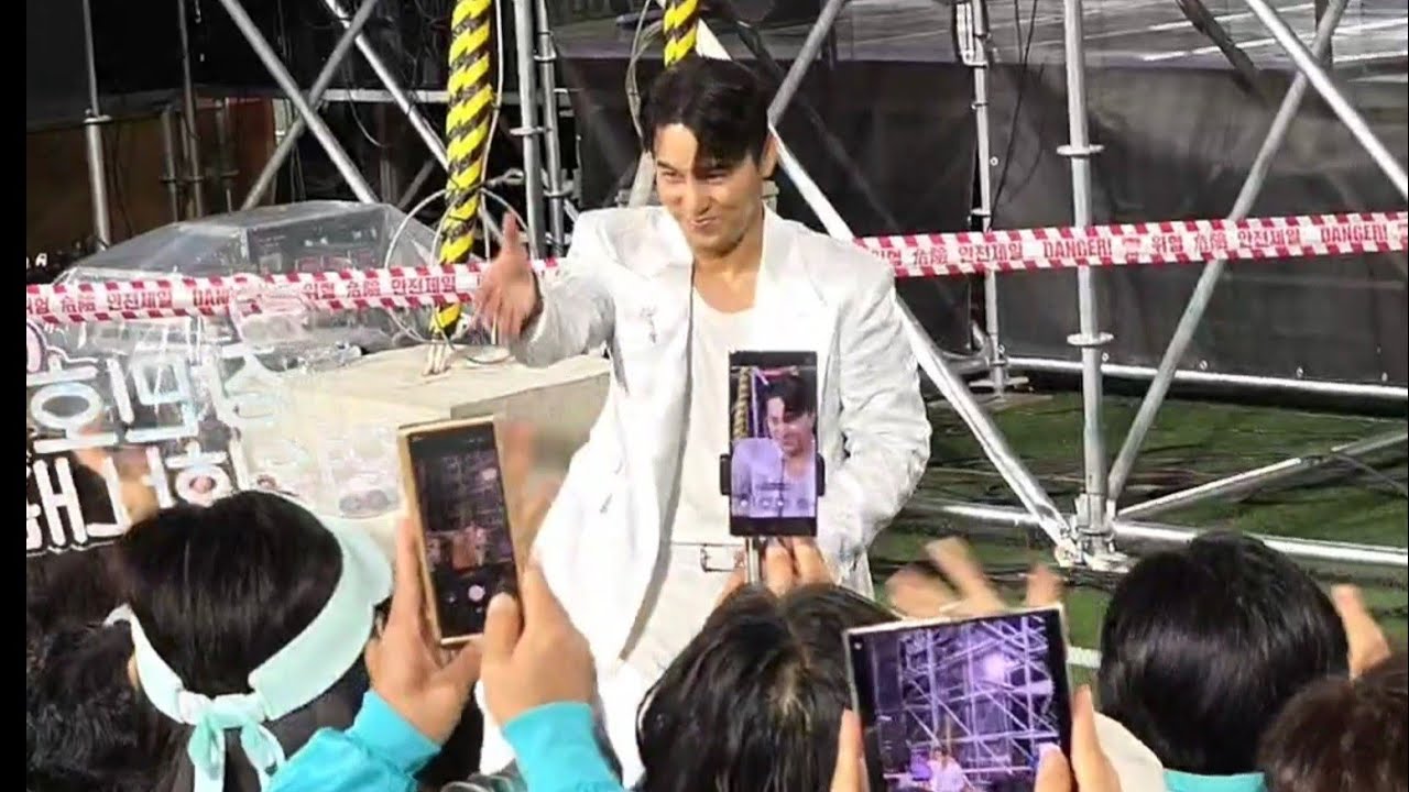 🤍 지역주민 + 민(트)관합동 작전! 🤍 #장민호 단양 퇴근길 풀영상 | 251025 #단양온달문화축제