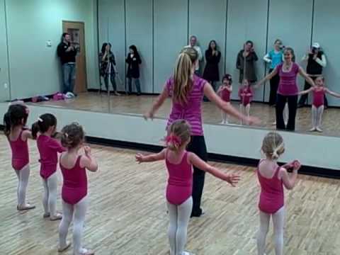 PC 3 year old recital dance - YouTube