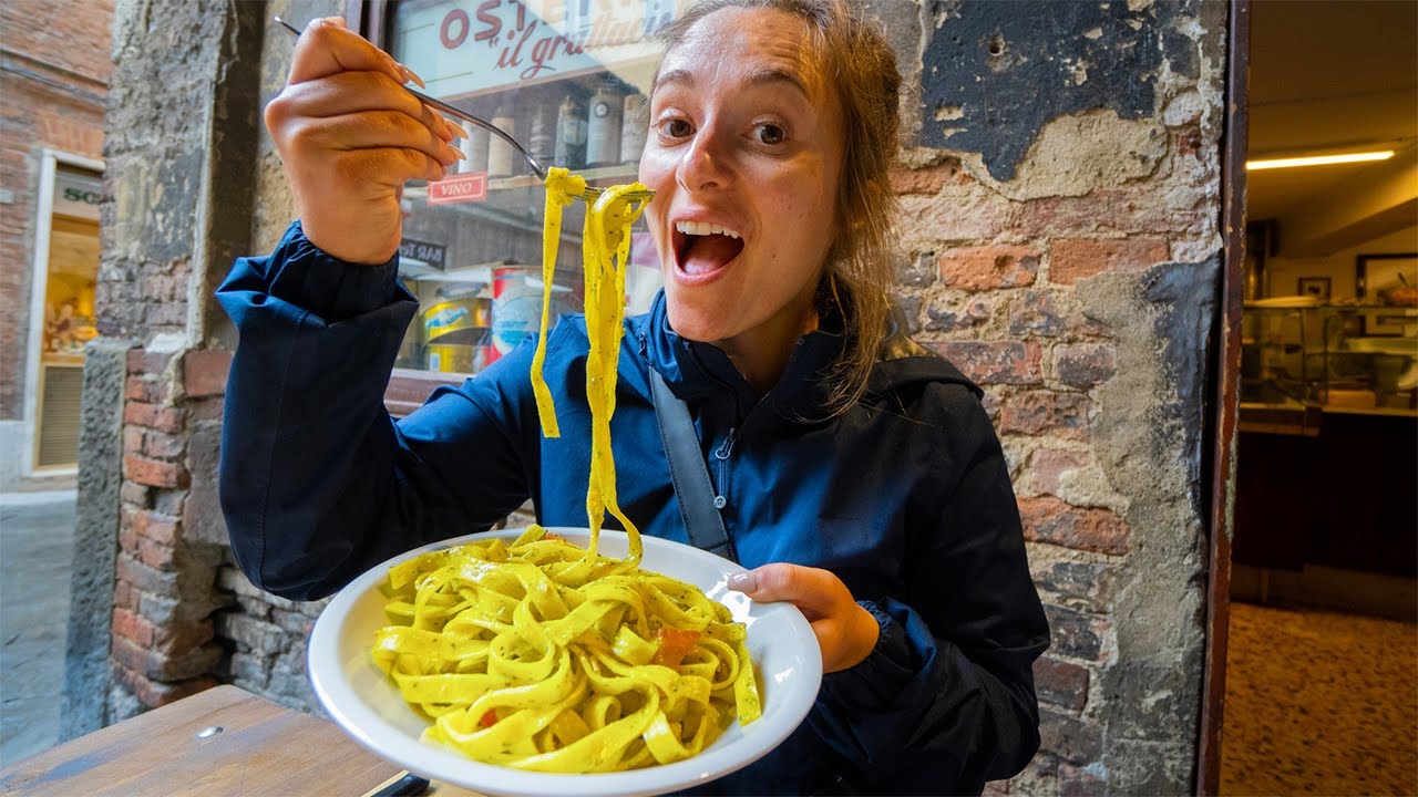 ITALIAN STREET FOOD in Tuscany 