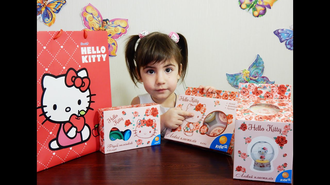 Сюрприз hello. Hello Kitty распаковка. Краски hello Kitty. Краски с Хеллоу Китти. Набор косметики Хелло Китти.