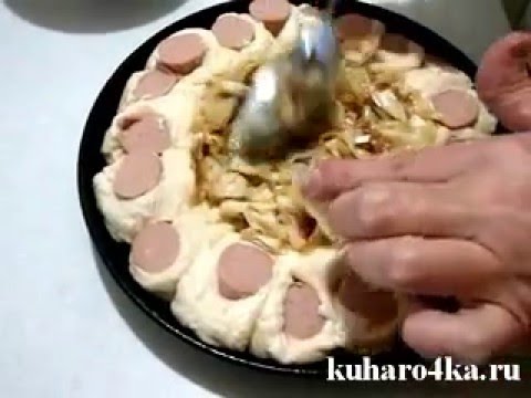 Видео рецепт Пирог с квашеной  капустой и сосисками