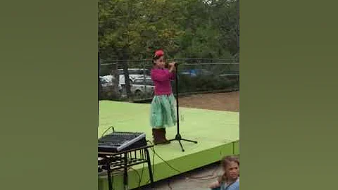 8 year old Memphis singing Do You Wanna Build a Sn...