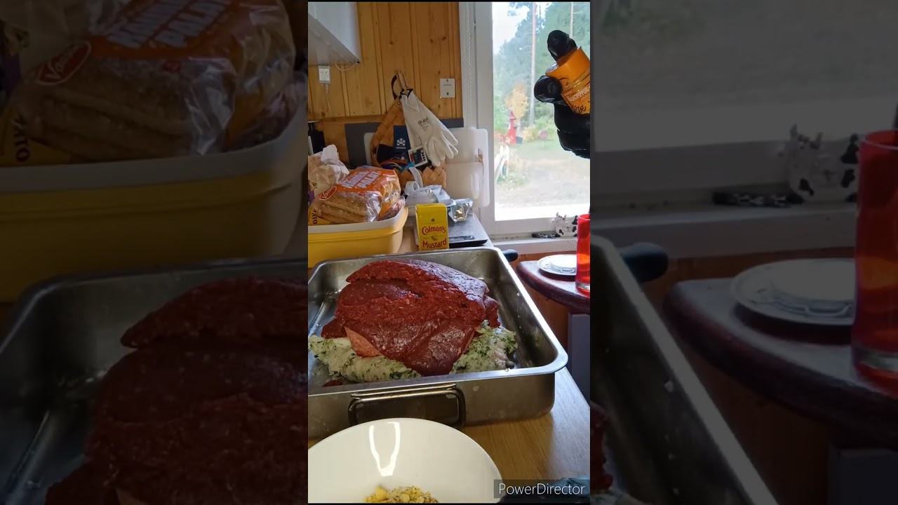 Cheddar-jalapenomakkaran valmistus ja savustus