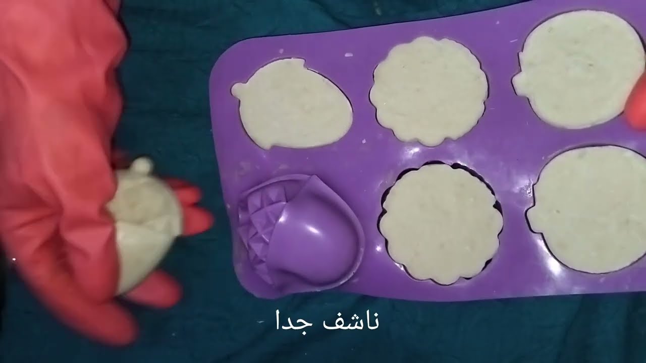 أسهل وانجح طريقة عمل 6قطع صابون من الصابون الصلب بمكونات بسيطه والنتيجه رائعه