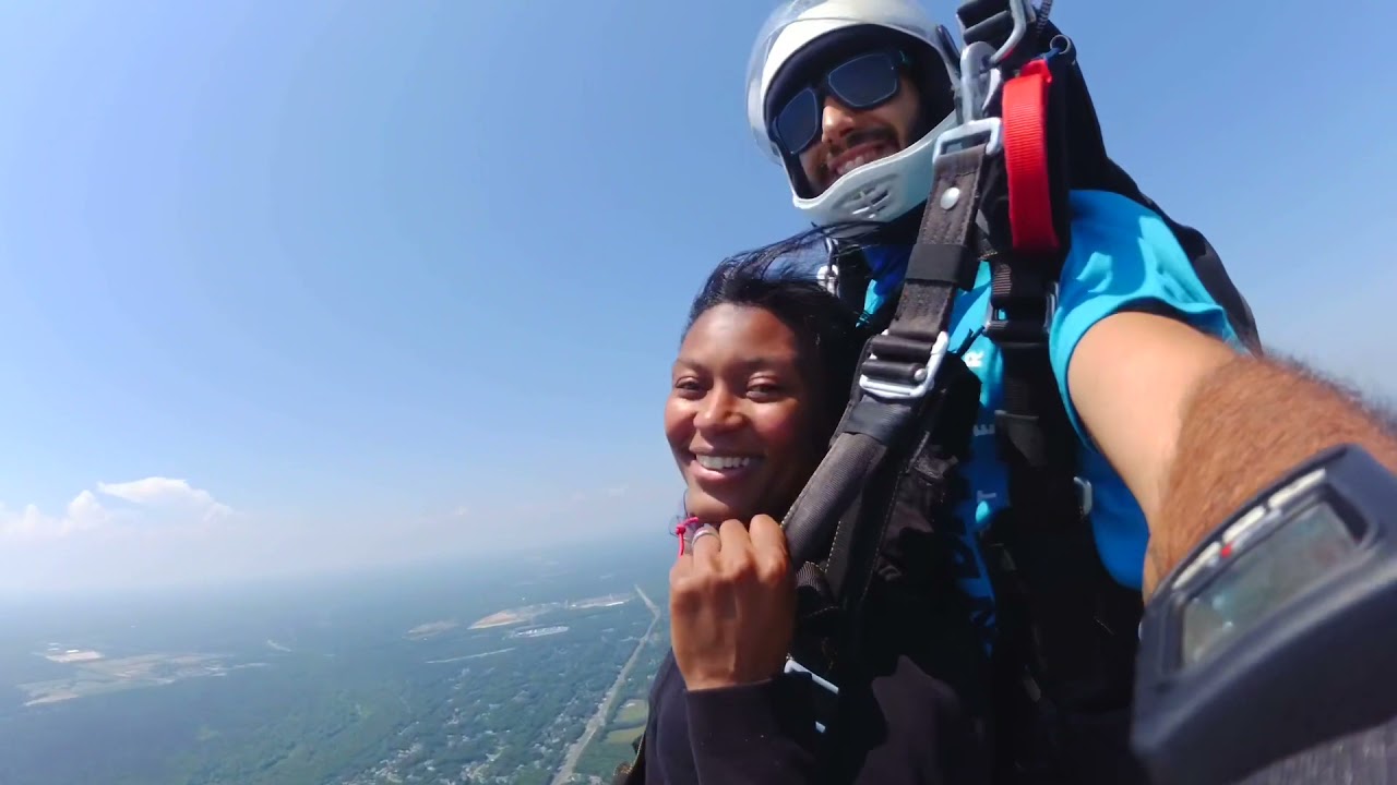 Breanna and Taylour go Skydiving