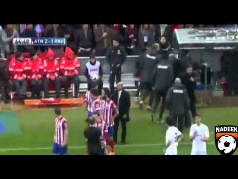 شجار بين مساعد مدرب اتلتيكو مدريد وحكم المباراة 2014 3 2 ناديك