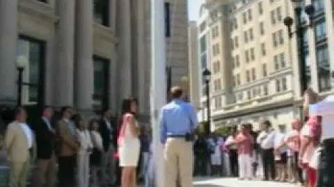 Ceremonia de izamiento de la bandera peruana en la ciudad de Stamford, Connecticut.