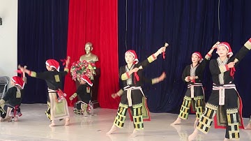 MÚA TIẾNG CHUÔNG TRÊN BẢN DAO[ Đội văn nghệ xã ngũ chỉ sơn - thị xã Sapa - Lào Cai]