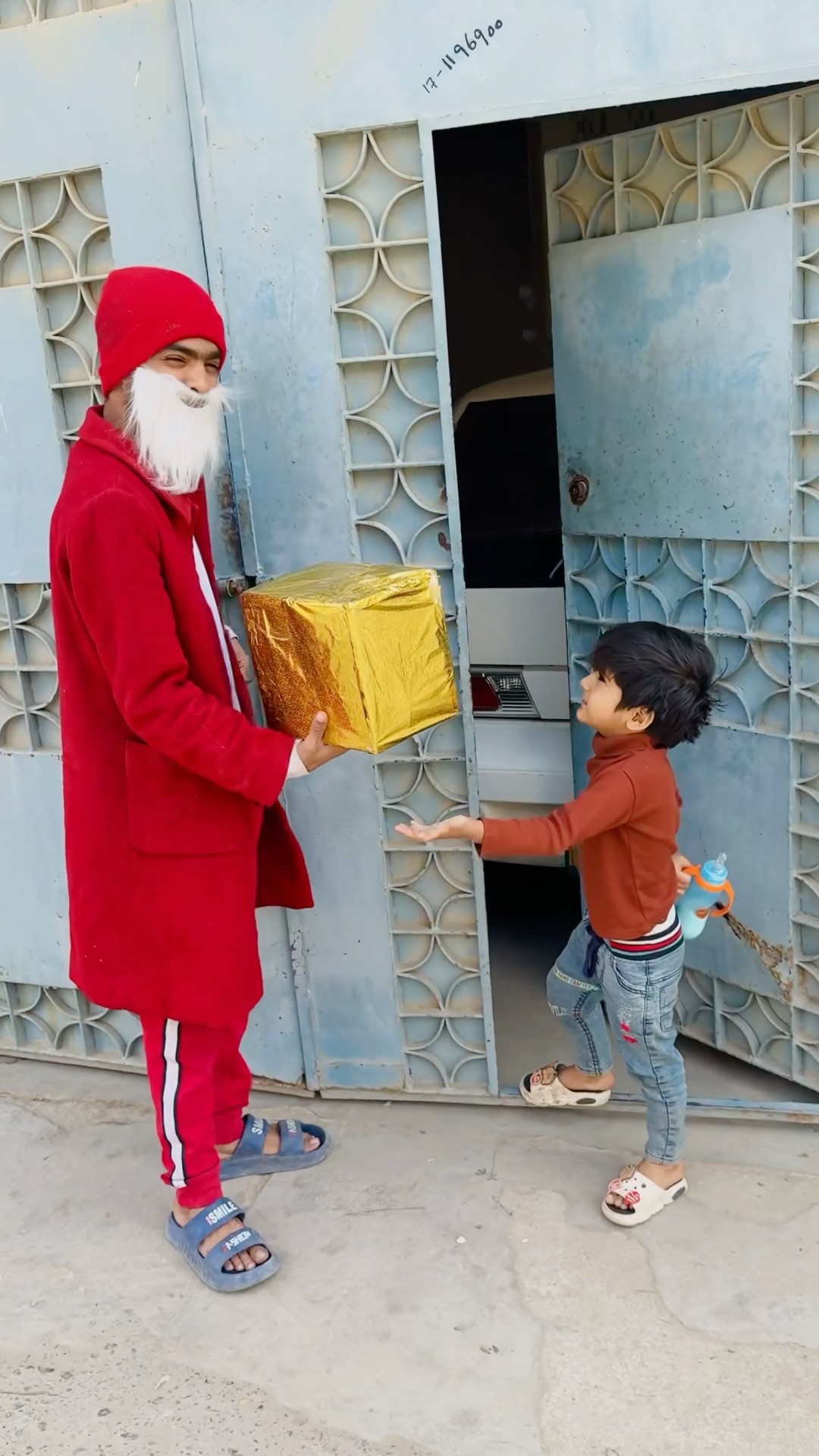 Uncle ☘️ Santa Knocking Door ?|