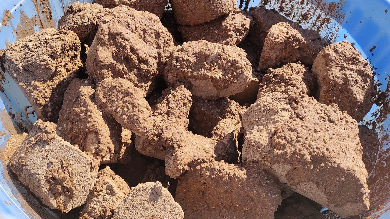 Grainy reddirt chunks crumbling with paste pouring 🤤🤤 don't miss this crispy satisfaction bundle🎉