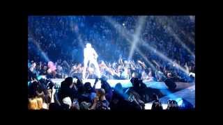 (HD) Miley Cyrus We Can't Stop LIVE BANGERZ TOUR - Vancouver !!!