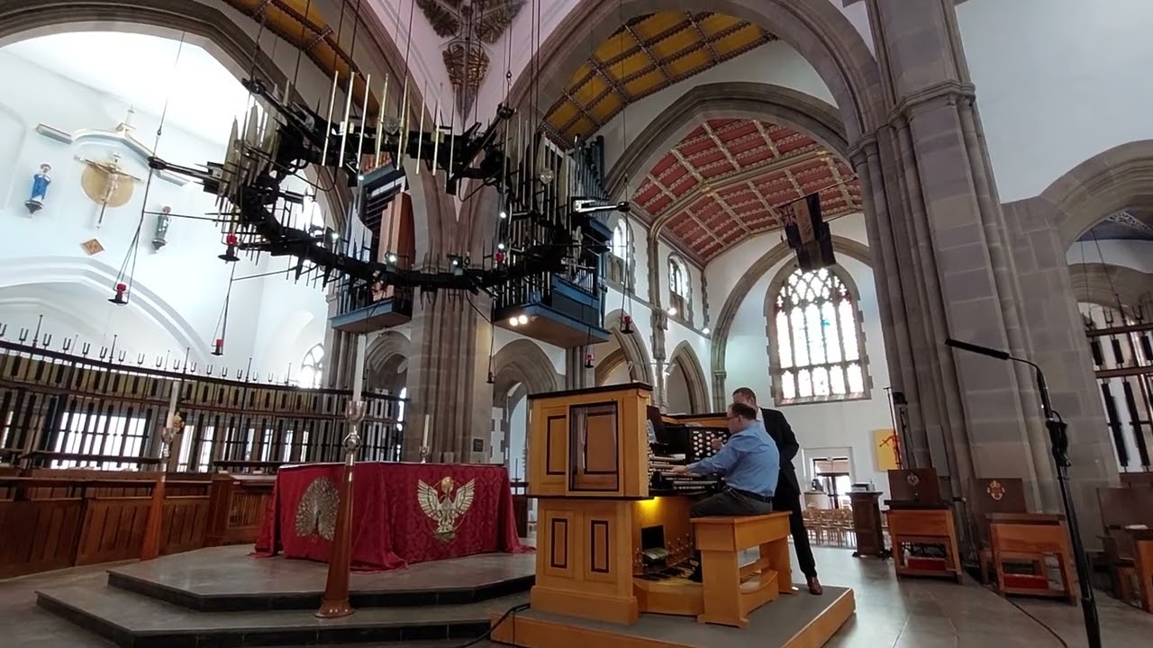 John Hosking plays Dietrich Buxtehude(1637-1707) 'Ciaconna in C minor' organ of Blackburn Cathedral.
