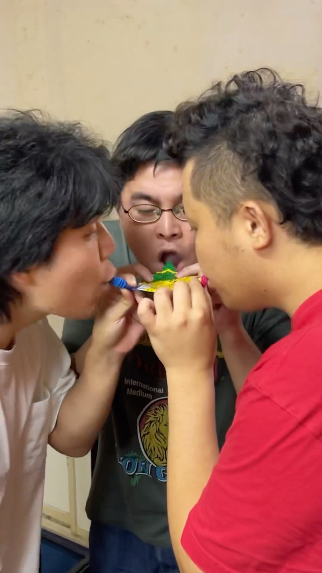Try and guess the flavor of a 3-person sour candy!!