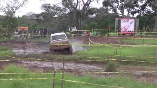 Juan R - Nissan Patrol GQ TD42 Diesel 36 TSL/SX - Club 4x4 Panama