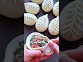Fingers fold dumpling—leaf pattern sealed