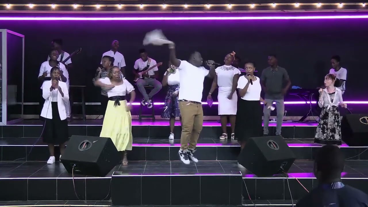 PRAISE MEDLEY || BRAND NEW WORSHIP FT MICHAEL GANZALA