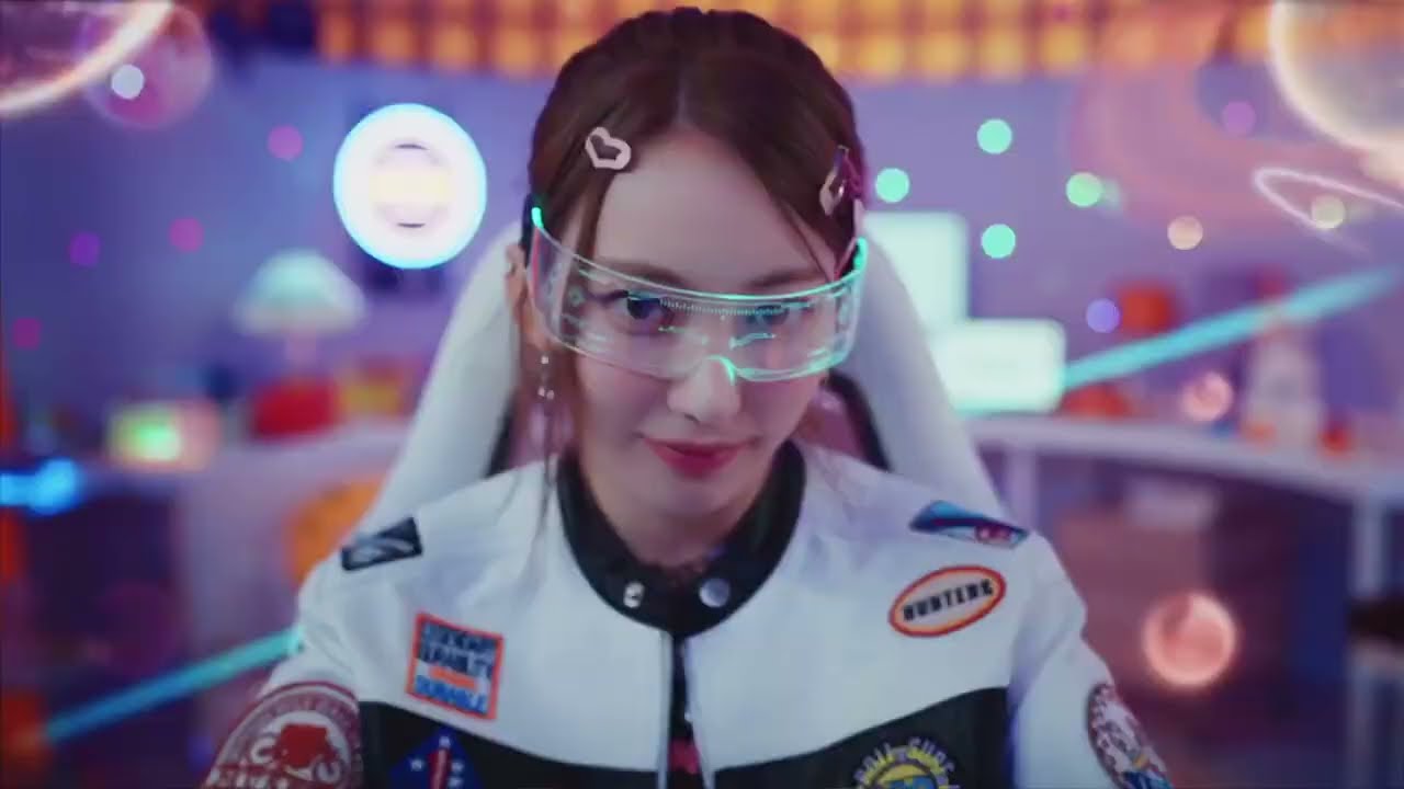 LE SSERAFIM - ANTIFRAGILE ft. ROSALÍA (Remix) - YouTube