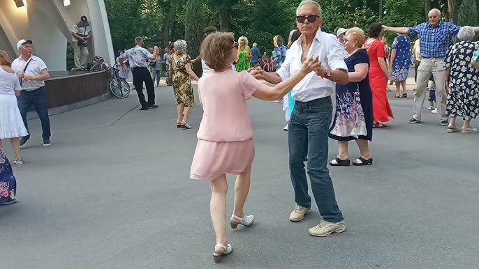 А.Пугачева "Первое Слово Дороже Второго" - YouTube