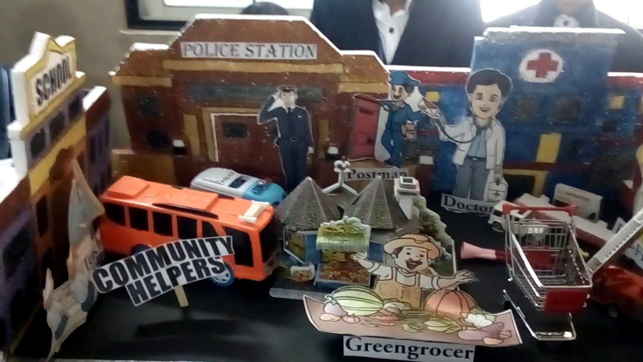 Community Helpers project by kids in science fair - YouTube