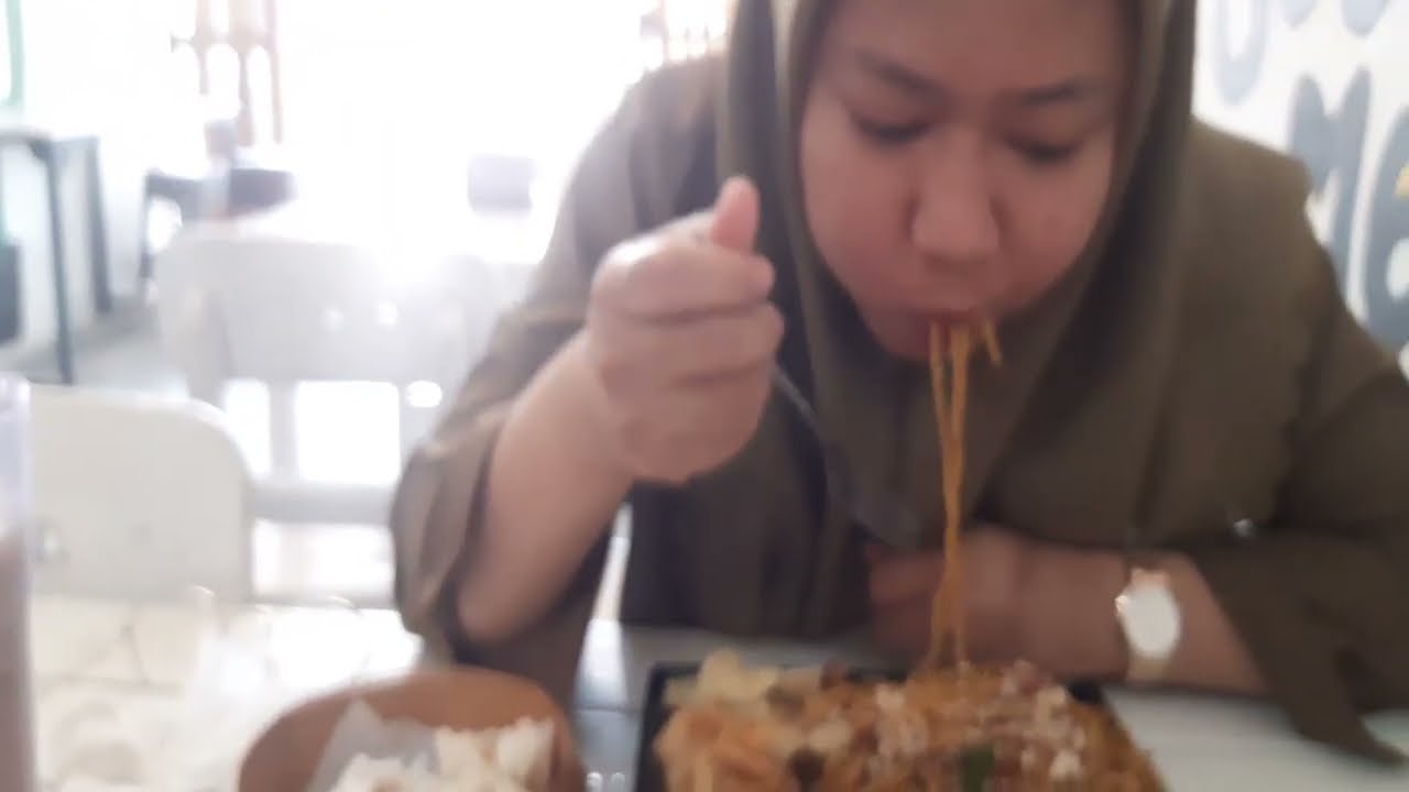 Yang doyang Makanan Pedas Harus Coba Makan di Sini | Mie Joedes