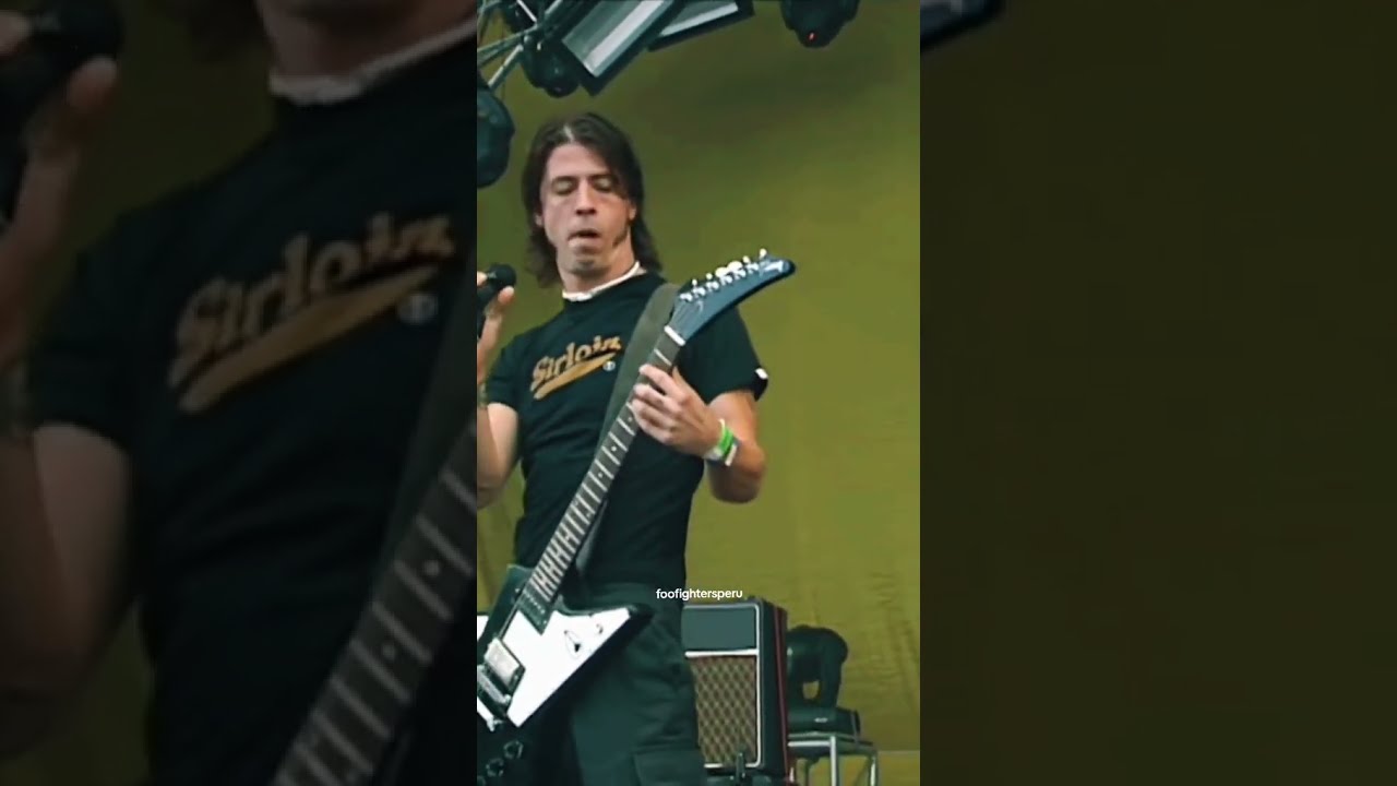 Foo Fighters - Breakout (2000 Bizarre Festival) #foofighters #davegrohl #music #youtubemusic #rock