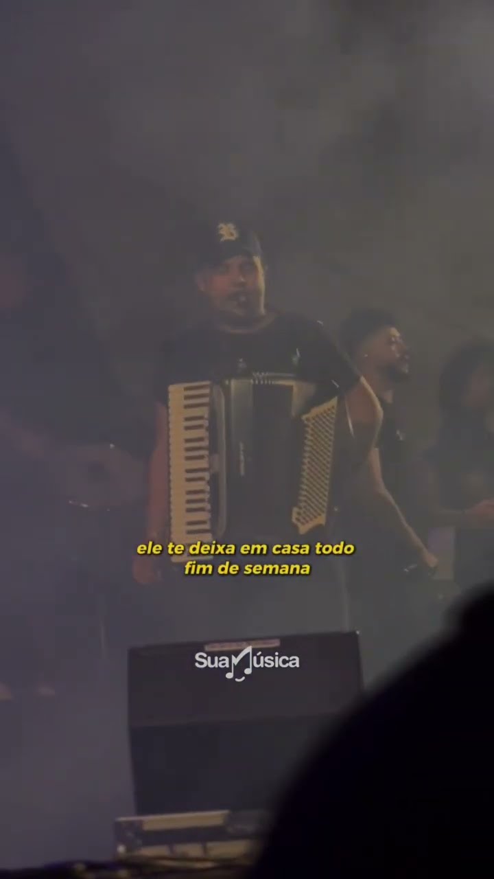 Se arrumar pra sair ouvindo pedrada é fogo ?? Vem ouvir que tá no meu app! #shorts