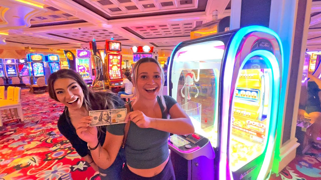 This New Slot Machine Is Taking Las Vegas BY STORM! 🤩