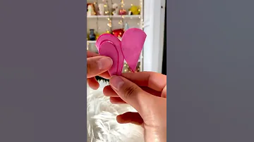 خلودة صنع شكل عجيب بالورقة والمقص بس 