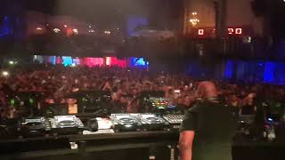 Carl Cox plays \