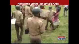 Singur farmers clash