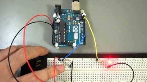 ArduinoでLEDトグル動作（チャタリング除去無し）