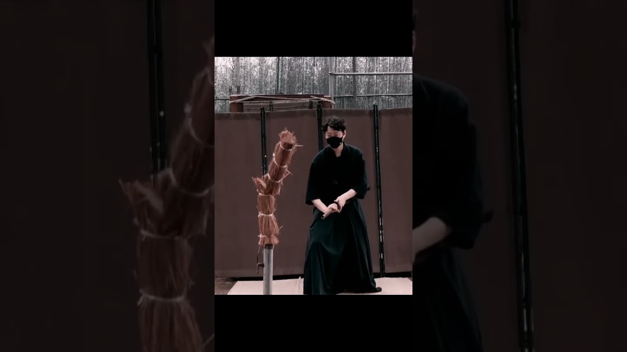 It didn't realize it was cut yet. Credit to @blademan_b #samurai #slash #anime #swordsman