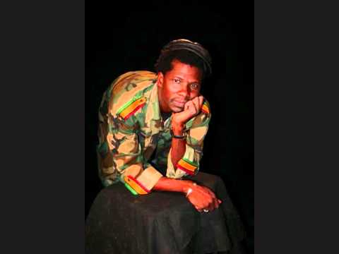 Lucky Dube /samsk Leyah It's Not Easy