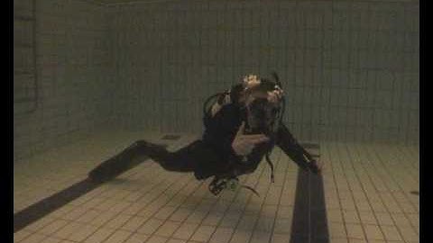 Aquatic Element - PADI Skills Circuit - Fin Pivot (Oral Inflation).wmv