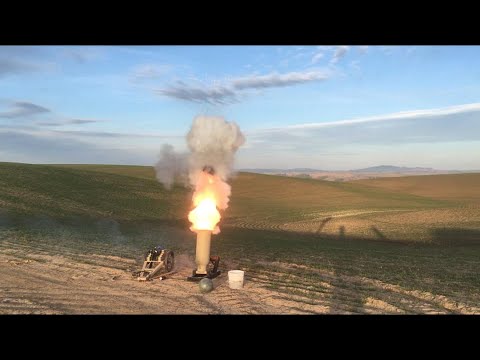 Shooting a Spanish Howitzer & Bowling Ball Mortar (HD)