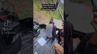 Spolier film Harta, Tahta \u0026 Boru Ni Raja. Scene Diknal \u0026 Frissly bawa motor BSA di Meat