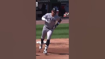 Aaron Judge hits Homerun 358 to tie Yogi Berra for 5th in Yankees history!