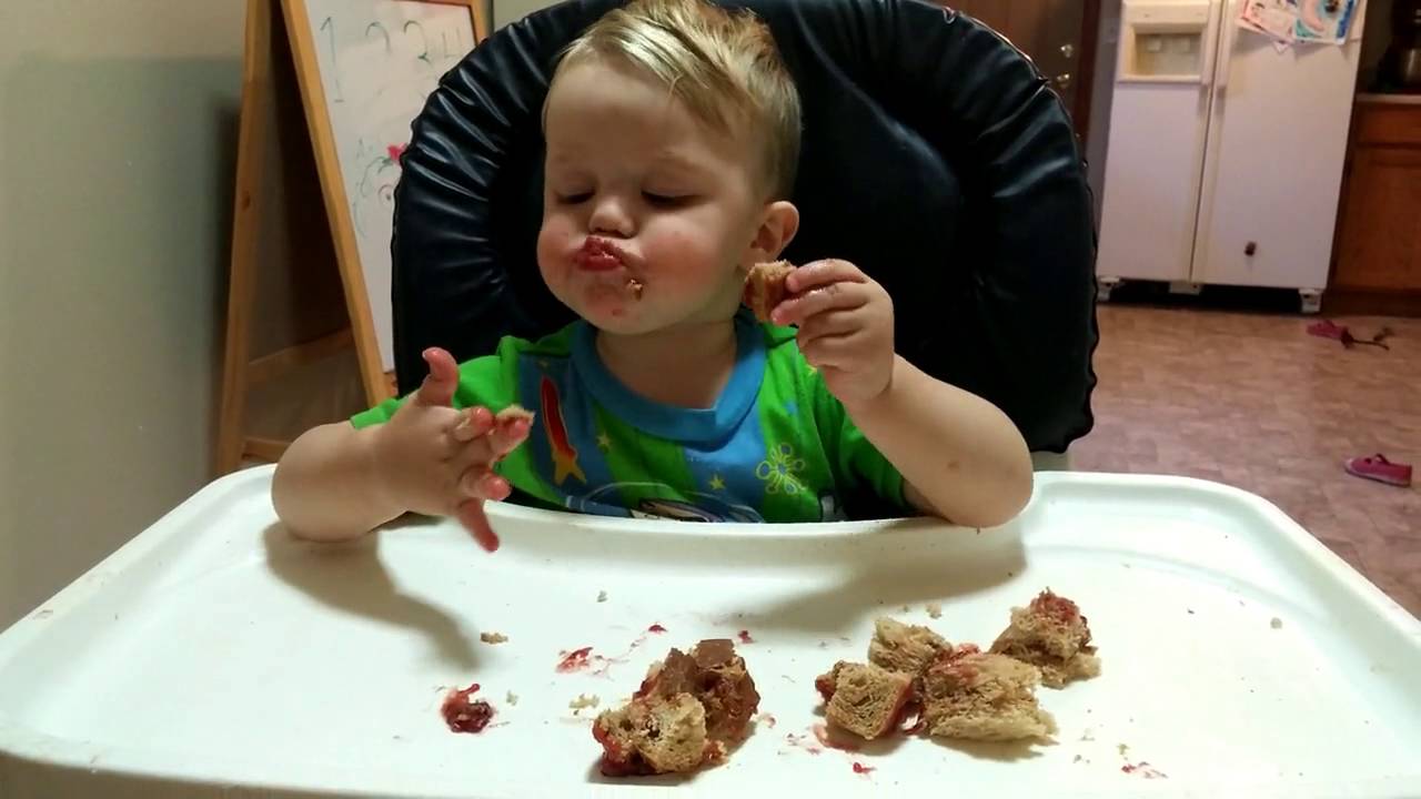 Jude Eats PB and J in Record Time