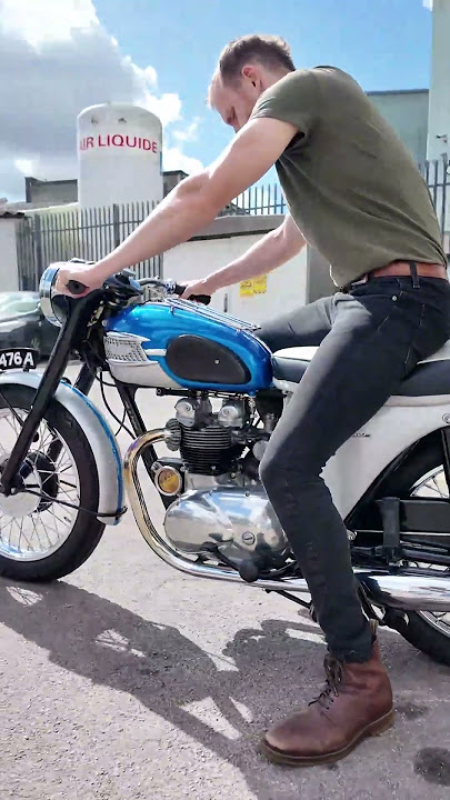 WIN THIS: 1962 Triumph 5TA Speed Twin 500cc £500! (GREAT ODDS)