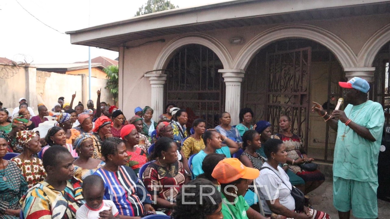 Chief Peter Idion, Adolor Dein Of Agbor Host APC Women In Ika South Ward 8 In His Agbor Country Home