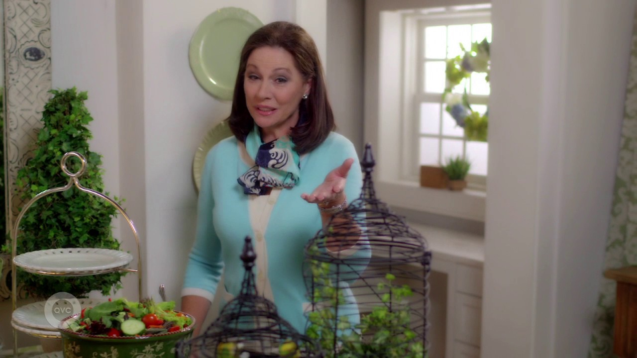 More Tips on Entertaining with a Buffet - YouTube